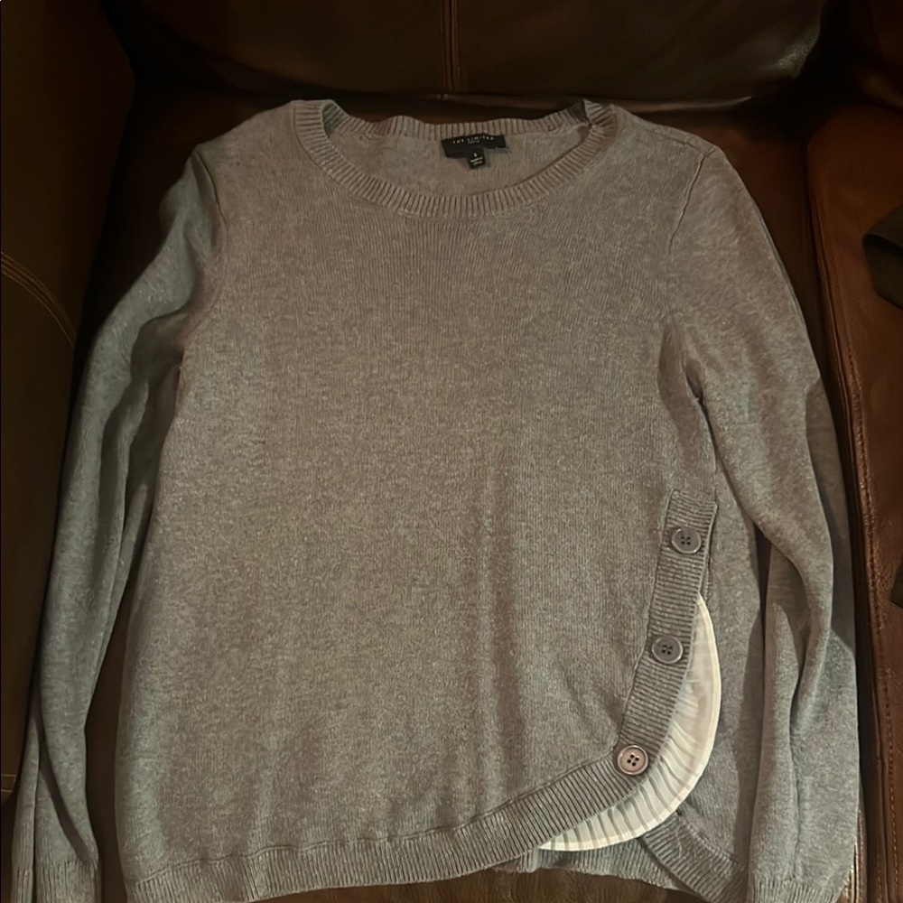 The Limited Gray Crew Neck Sweater with Asymmetrical Hem